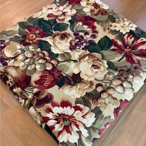 Ralph Lauren Floral “Cliffwoods” Tablecloth - Red, Green, Cream NWOT 60x120